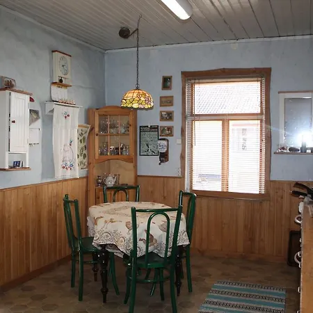 Kooli Kopli Homes * Mustjala