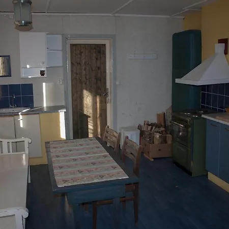 库里考普里度假屋 Mustjala